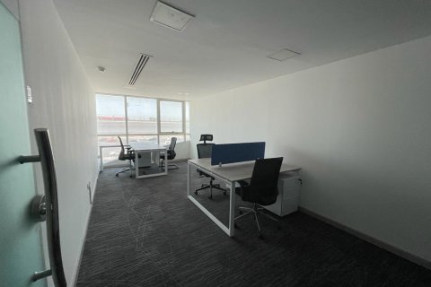 Oficina en Al Quoz Industrial Area, Al Quoz, Dubai, 7427.10 m², № 781 - foto 17