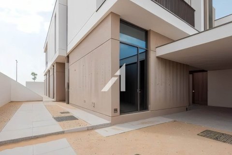 Villa in Al Furjan, Dubai 4 bedrooms, 360 sq.m. № 99755 - photo 9