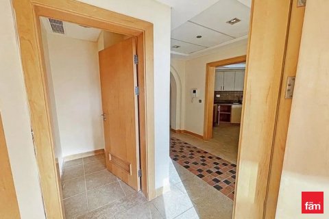 Снять в аренду квартиру в Пальме Джумейре, Дубай: 2 спальни, 144.1м², № 112860 - фото 11