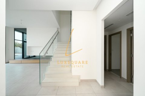 Villa in Al Furjan, Dubai 4 bedrooms, 360 sq.m. № 137605 - photo 7