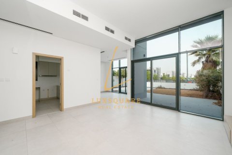 Villa in Al Furjan, Dubai 4 bedrooms, 360 sq.m. № 137605 - photo 2