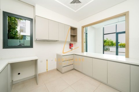 Villa in Al Furjan, Dubai 4 bedrooms, 360 sq.m. № 137605 - photo 4