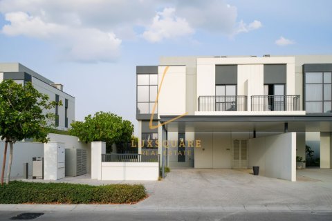 Villa in Al Furjan, Dubai 4 bedrooms, 360 sq.m. № 137605 - photo 25