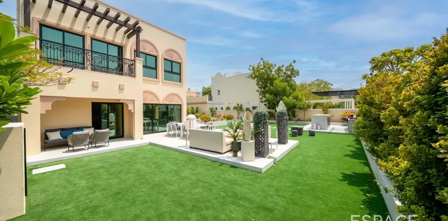 Villa in Jumeirah Village Triangle, Dubai 3 bedrooms, 278 sq.m. № 61663