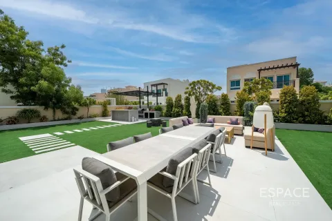 Villa in Jumeirah Village Triangle, Dubai 3 bedrooms, 278 sq.m. № 61663 - photo 18
