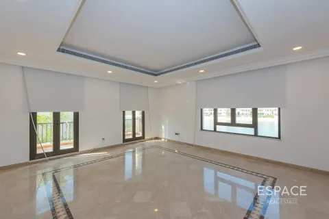 Villa in Palm Jumeirah, Dubai 5 bedrooms, 650 sq.m. № 61661 - photo 18