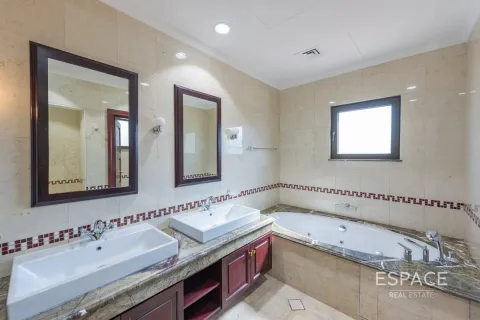 Villa in Palm Jumeirah, Dubai 5 bedrooms, 650 sq.m. № 61661 - photo 19