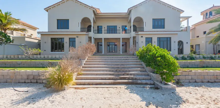 Villa in Palm Jumeirah, Dubai 5 bedrooms, 650 sq.m. № 61661