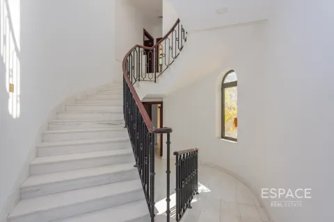 Villa in Palm Jumeirah, Dubai 5 bedrooms, 650 sq.m. № 61661 - photo 10