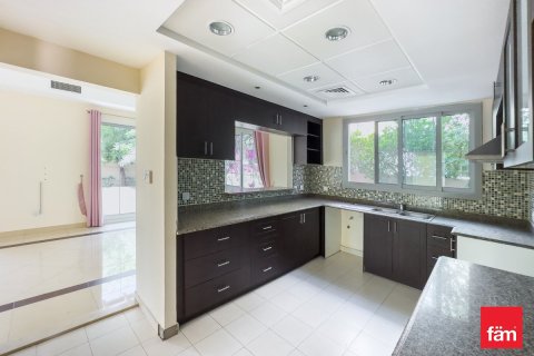 Villa in Dubai 3 bedrooms, 583.3 sq.m. № 52219 - photo 9