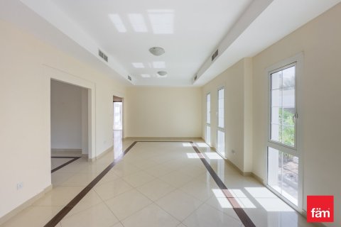 Villa in Dubai 3 bedrooms, 583.3 sq.m. № 52219 - photo 4