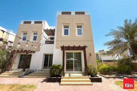Villa in Dubai 3 bedrooms, 583.3 sq.m. № 52219 - photo 1