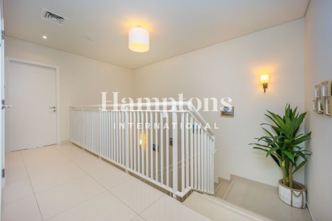 Снять в аренду виллу в DAMAC Hills (Akoya by DAMAC), Дубай: 4 спальни, 320.23664100м², № 111508 - фото 14