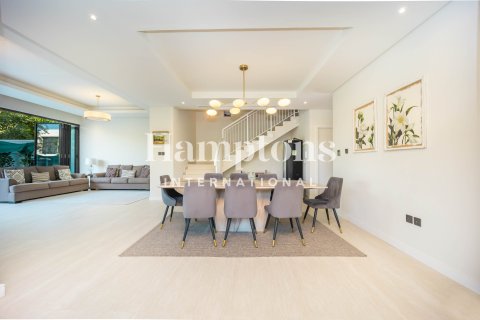 Снять в аренду виллу в DAMAC Hills (Akoya by DAMAC), Дубай: 4 спальни, 320.23664100м², № 111508 - фото 3