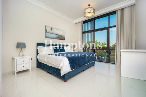 Снять в аренду виллу в DAMAC Hills (Akoya by DAMAC), Дубай: 4 спальни, 320.23664100м², № 111508 - фото 25