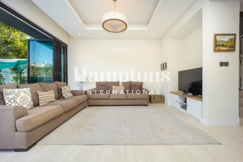 Снять в аренду виллу в DAMAC Hills (Akoya by DAMAC), Дубай: 4 спальни, 320.23664100м², № 111508 - фото 23