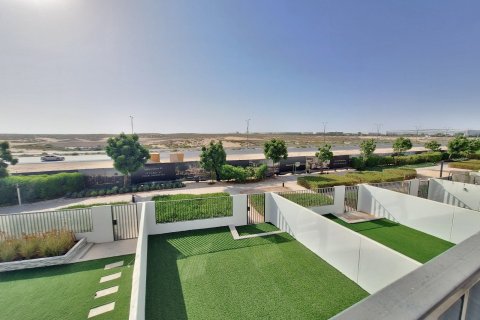 Снять в аренду виллу в Dubai South (Dubai World Central), Дубай: 3 спальни, 151.04912964м², № 111513 - фото 7