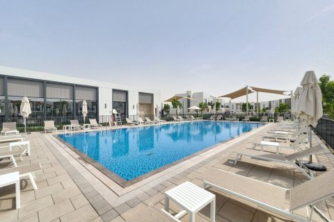 Снять в аренду виллу в Dubai South (Dubai World Central), Дубай: 3 спальни, 151.04912964м², № 111513 - фото 22