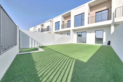 Снять в аренду виллу в Dubai South (Dubai World Central), Дубай: 3 спальни, 151.04912964м², № 111513 - фото 18