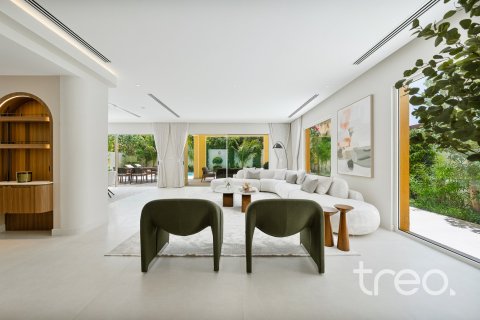 Villa in Jumeirah Park, Dubai 4 bedrooms, 327.67 sq.m. № 119339 - photo 6