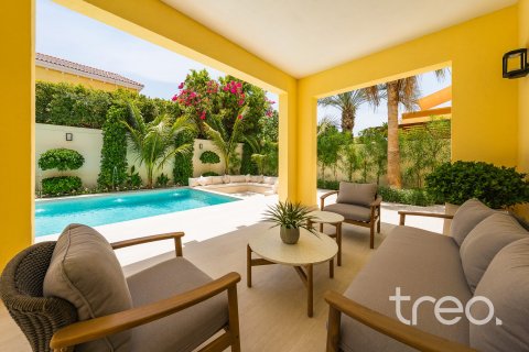 Villa in Jumeirah Park, Dubai 4 bedrooms, 327.67 sq.m. № 119339 - photo 28