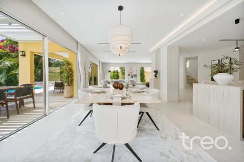 Villa in Jumeirah Park, Dubai 4 bedrooms, 327.67 sq.m. № 119339 - photo 30