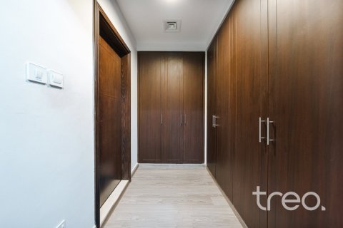 Villa en Rahat, Mudon, Dubai, 5 dormitorios, 529.55 m², № 119342 - foto 18