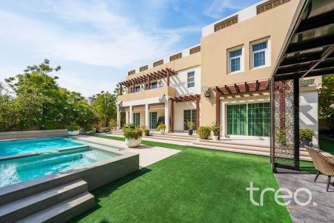 Villa en Rahat, Mudon, Dubai, 5 dormitorios, 529.55 m², № 119342 - foto 2