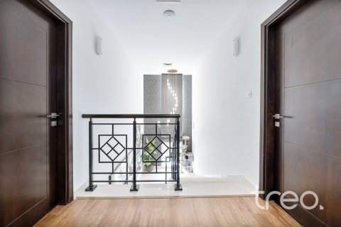 Villa en Rahat, Mudon, Dubai, 5 dormitorios, 529.55 m², № 119342 - foto 15