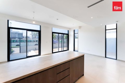 Apartment in Dubai 4 bedrooms, 253.3 sq.m. № 60375 - photo 6