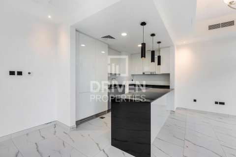 Adosado en District 11, Mohammed Bin Rashid City, Dubai, 4 dormitorios, 306.58 m², № 135352 - foto 2