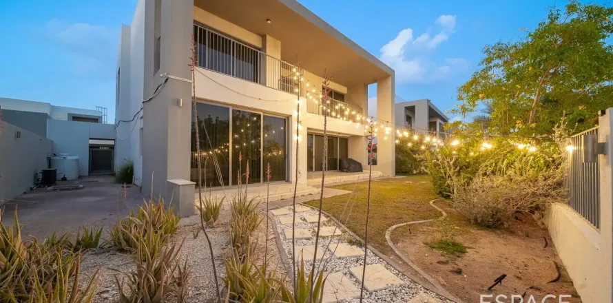 Villa in Dubai Hills Estate, Dubai 5 bedrooms, 398 sq.m. № 122520