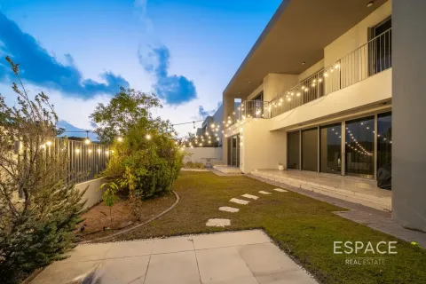 Villa in Dubai Hills Estate, Dubai 5 bedrooms, 398 sq.m. № 122520 - photo 4