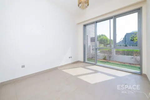 Villa in Dubai Hills Estate, Dubai 5 bedrooms, 398 sq.m. № 122520 - photo 14