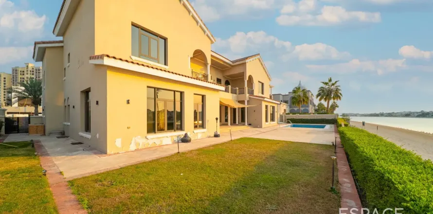 Вилла в Пальме Джумейре, Дубай, 6 спален, 650м², № 122517