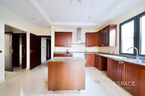 Купить виллу в Пальме Джумейре, Дубай: 6 спален, 650м², № 122517 - фото 17