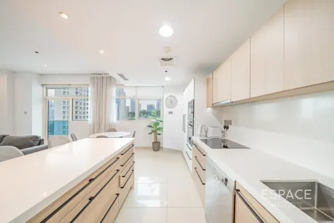 Apartment in Dubai Marina, Dubai 2 bedrooms, 145 sq.m. № 122522 - photo 17