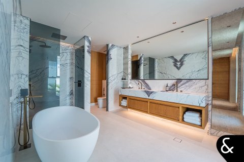 Villa in Earth, Jumeirah Golf Estates, Dubai 5 bedrooms, 672 sq.m. № 98708 - photo 19