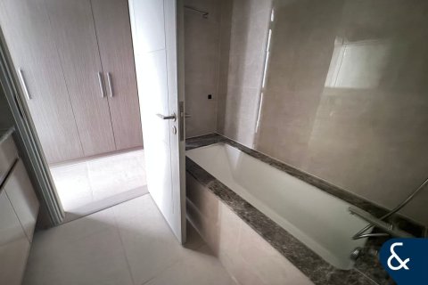 Apartment in Downtown Dubai (Downtown Burj Dubai), Dubai 2 bedrooms, 101 sq.m. № 98713 - photo 11