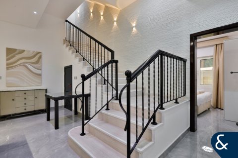 Villa in The Villa, Dubai 5 bedrooms, 570 sq.m. № 98718 - photo 16