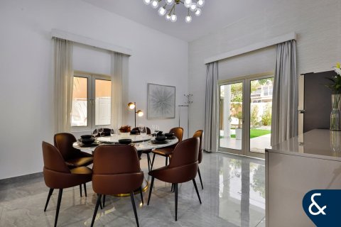 Villa in The Villa, Dubai 5 bedrooms, 570 sq.m. № 98718 - photo 5