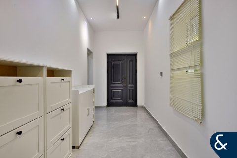 Villa in The Villa, Dubai 5 bedrooms, 570 sq.m. № 98718 - photo 18