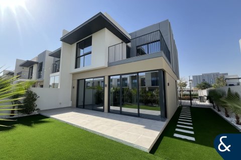 Townhouse in The Valley, Dubai 4 bedrooms, 260 sq.m. № 98717