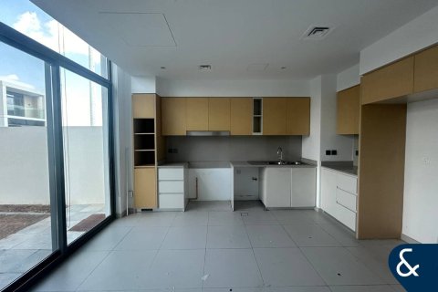 Снять в аренду виллу в Spring, Arabian Ranches 3, Дубай: 4 спальни, 240м², № 79011 - фото 3