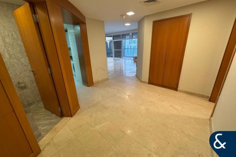 Снять в аренду квартиру в Джумейра Лейк Тауэрс, Дубай: 2 спальни, 189м², № 79015 - фото 4