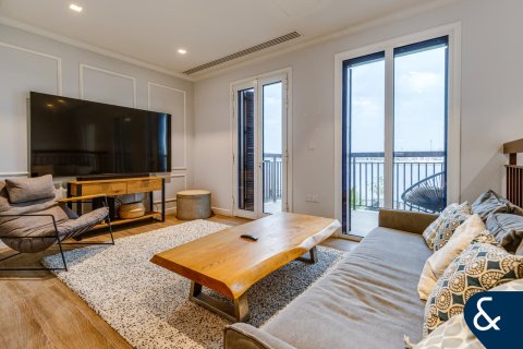 Снять в аренду виллу в Джумейре, Дубай: 3 спальни, 330м², № 79017 - фото 2