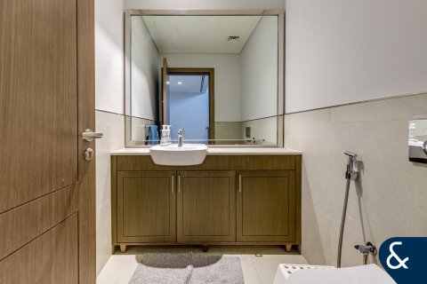 Снять в аренду виллу в Джумейре, Дубай: 3 спальни, 330м², № 79017 - фото 1