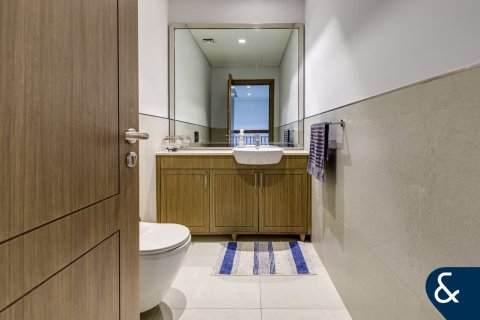 Снять в аренду виллу в Джумейре, Дубай: 3 спальни, 330м², № 79017 - фото 6