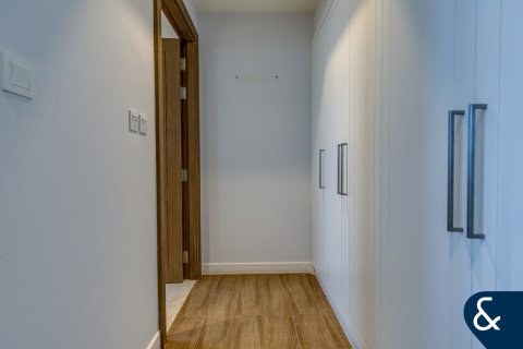 Снять в аренду виллу в Джумейре, Дубай: 3 спальни, 330м², № 79017 - фото 30