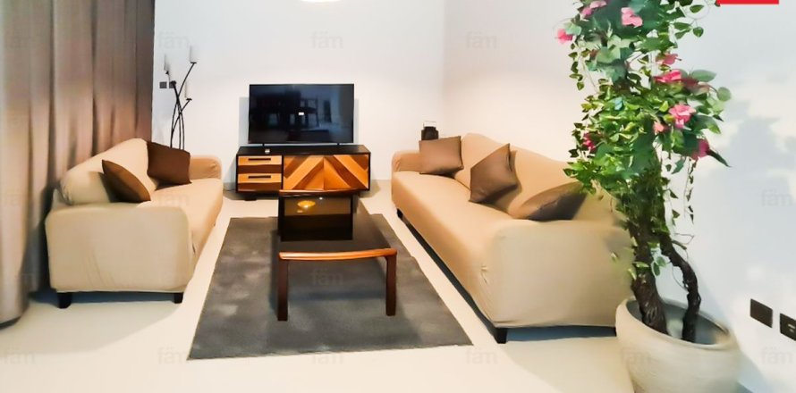 Adosado en Dubai, 3 dormitorios, 174.8 m², № 96451